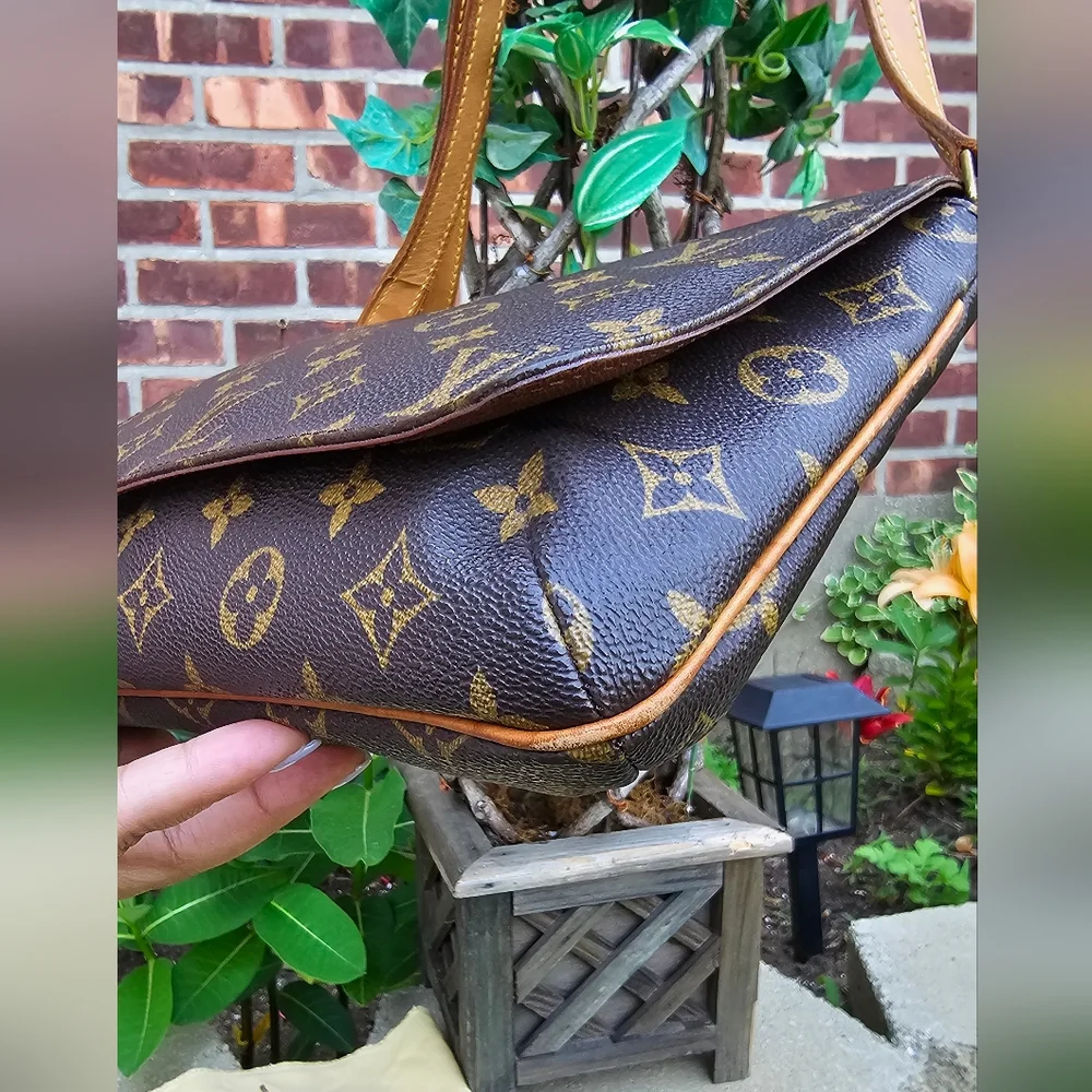 Louis Vuitton Vintage Monogram Canvas Musette Tango Bag SP0959